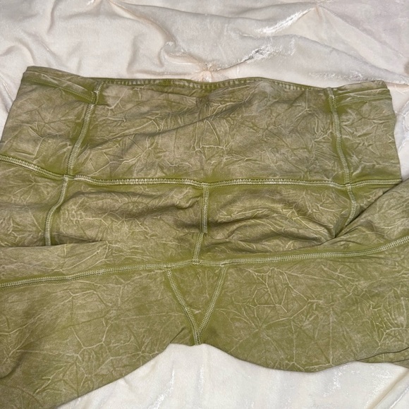 Lululemon Fast and Free High Rise Tight 25" *Ice Dye
Size 8 - Picture 15 of 16